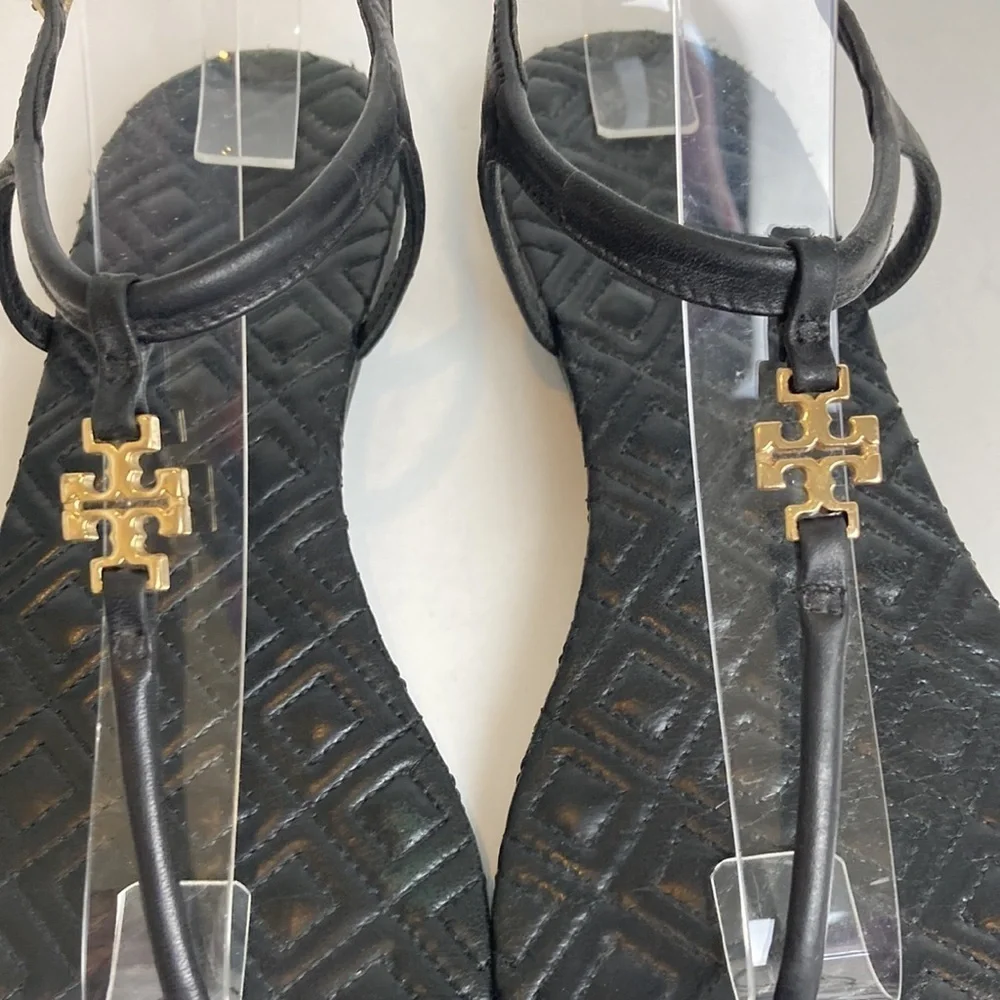 TORY BURCH Marion Quilted Black Leather T-Strap Gold Logo Sandals Size 8 Luxury